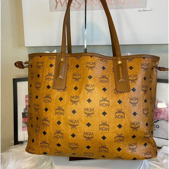 MCM Reversible Liz Medium Shopper in Cognac - Picture 2 of 12